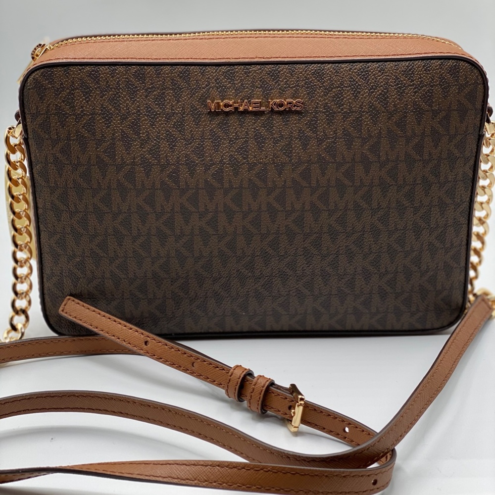 Michael Kors Jet Set Item EW Crossbody